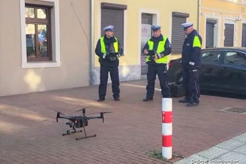 policjant dron