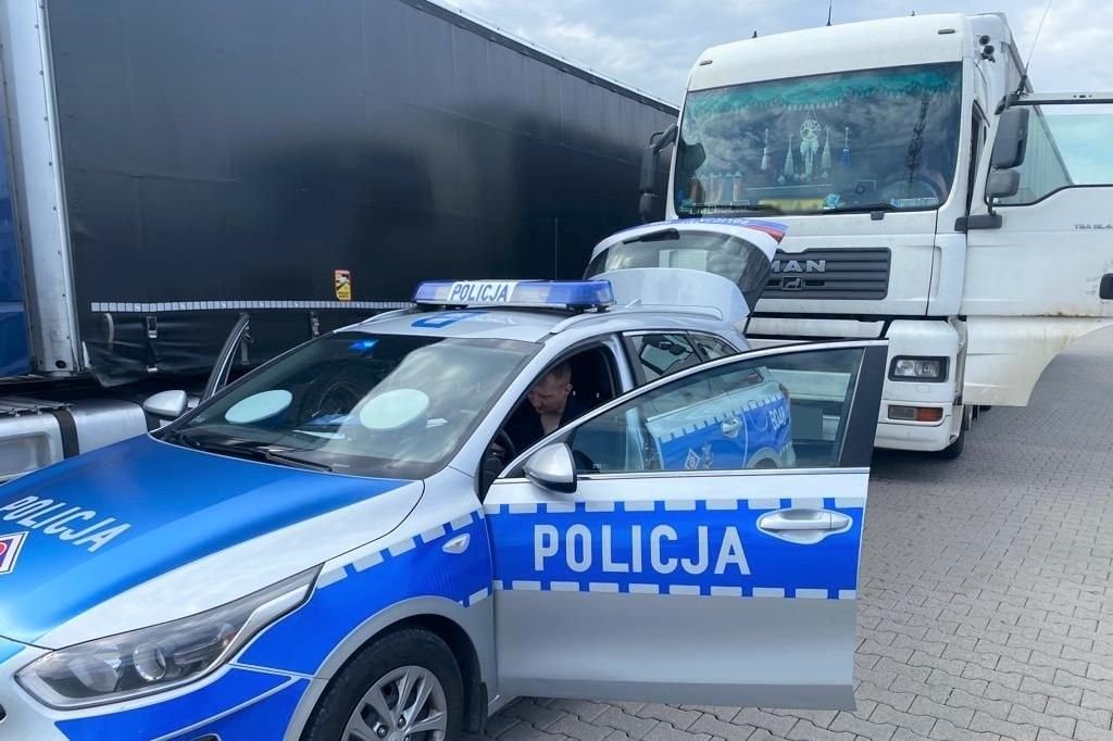 radiowóz ciężarówka