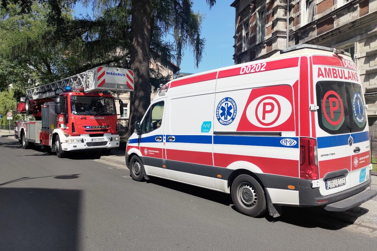 karetka straż pożarna komuny paryskiej