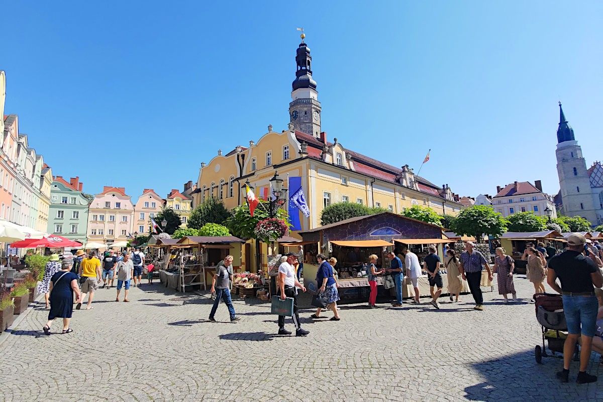 rynek ratusz święto ceramiki