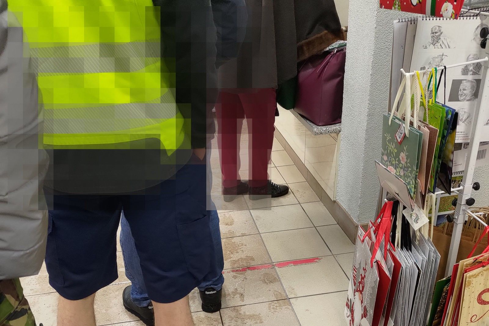 poczta ludzie kolejka