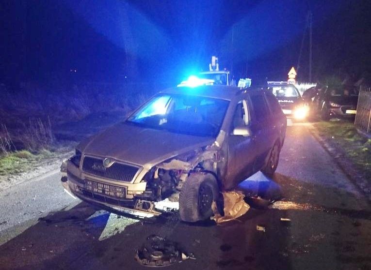auto kolizja przód