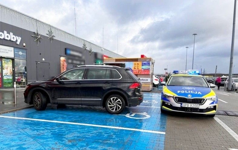 parkowanie niebieska koperta