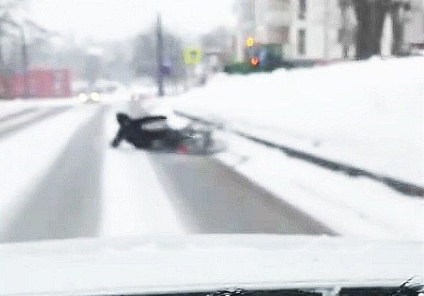 rowerzysta stop cham zima