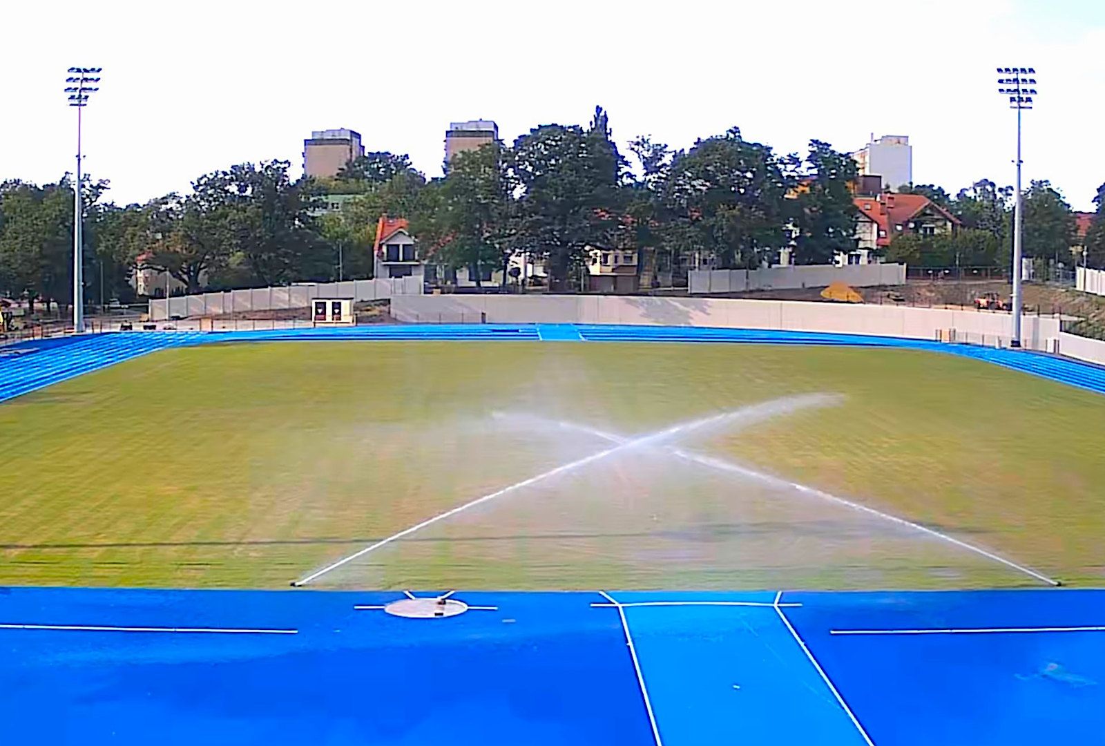 stadion trawa podlewanie