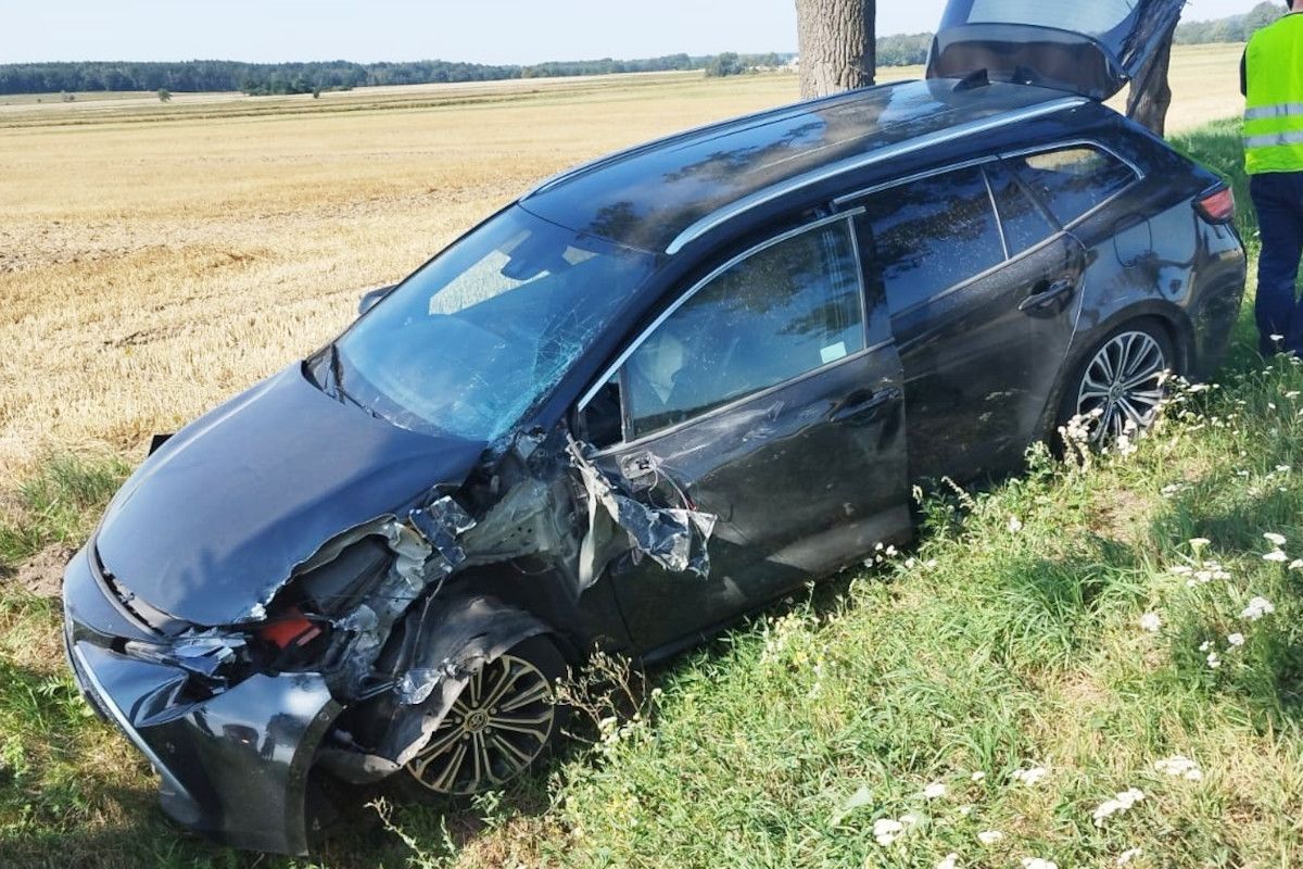 rów auto kolizja