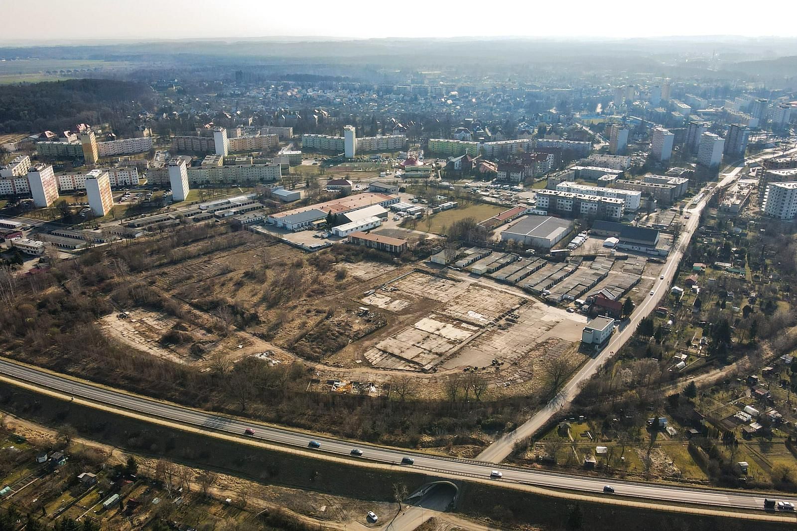 teren staroszkolna park handlowy