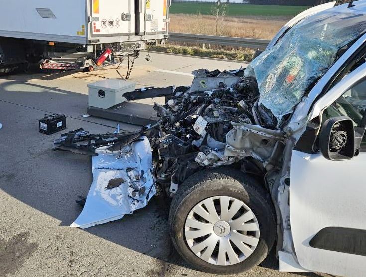 osobówka dostawczak zderzenie a4