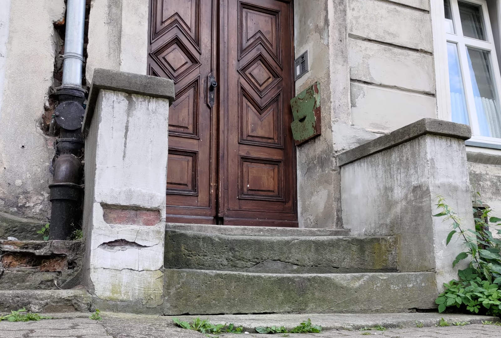 opitza wejście budynek schody