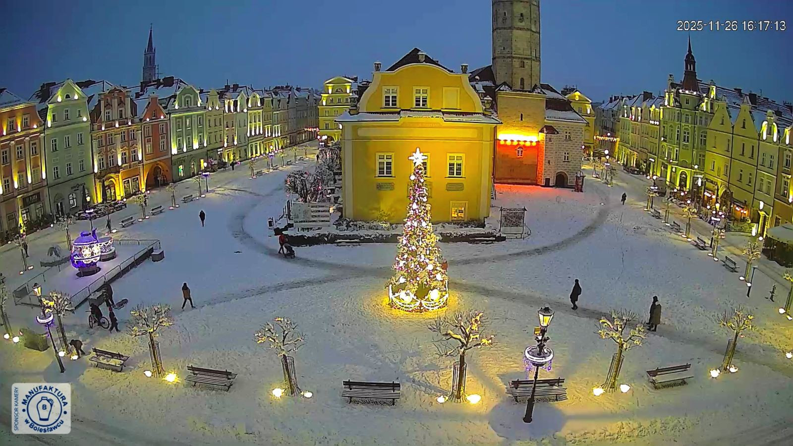 rynek choinka śnieg zima