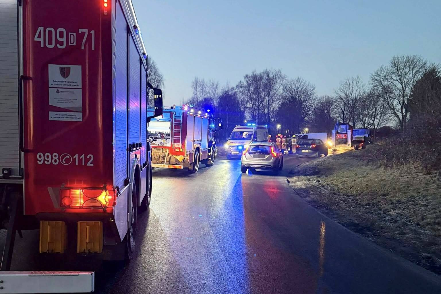 zderzenie bus osobówka chościszowice