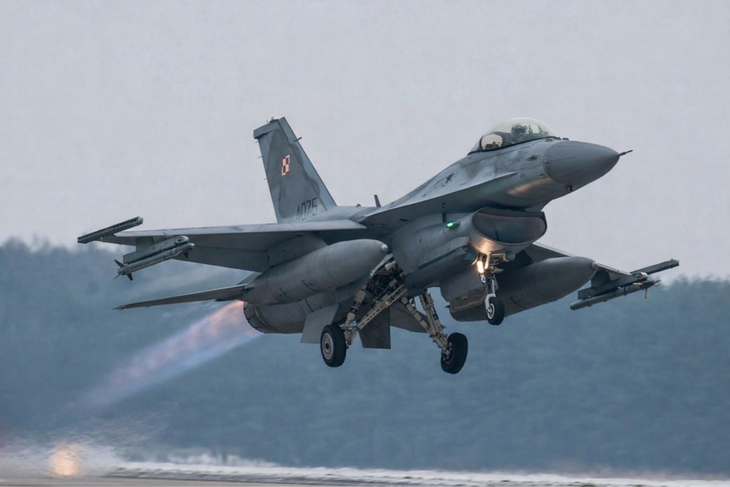 samolot myśliwiec f-16