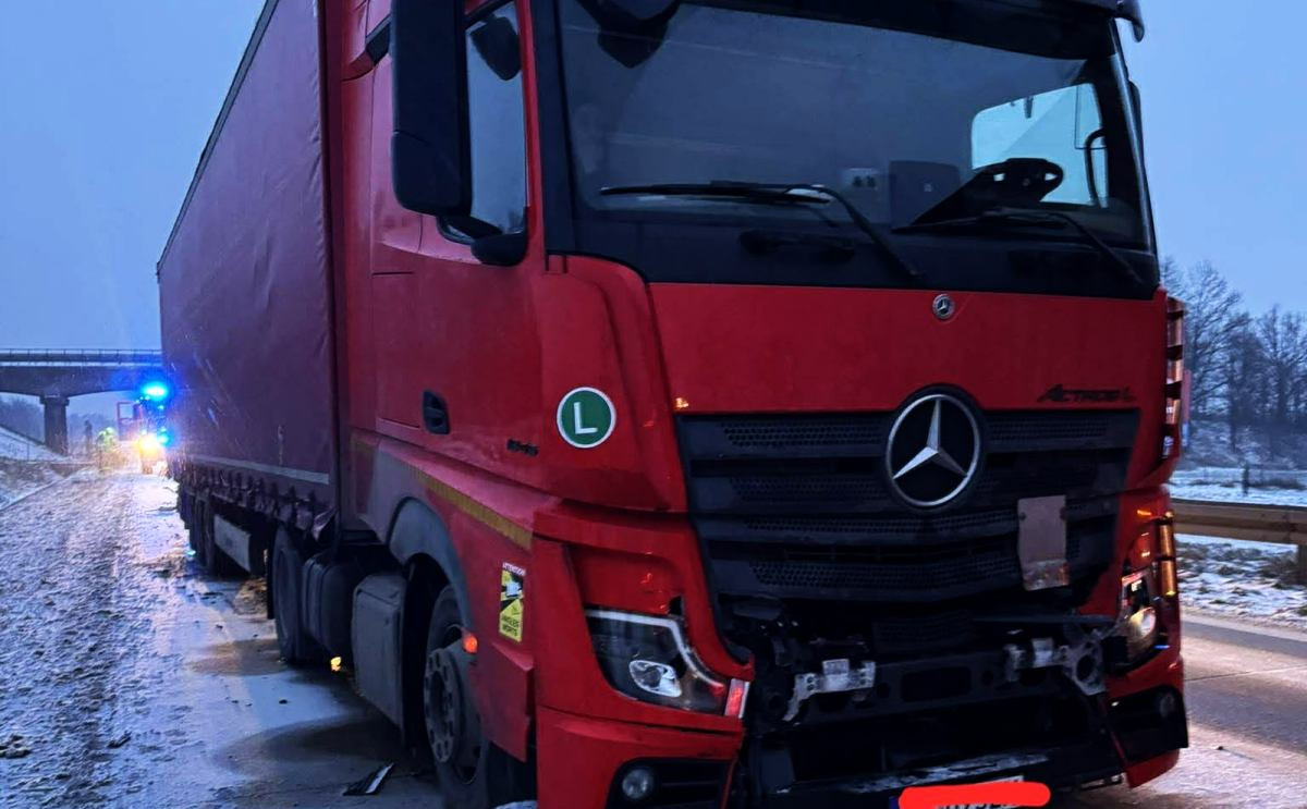 ciężarówka kolizja a4