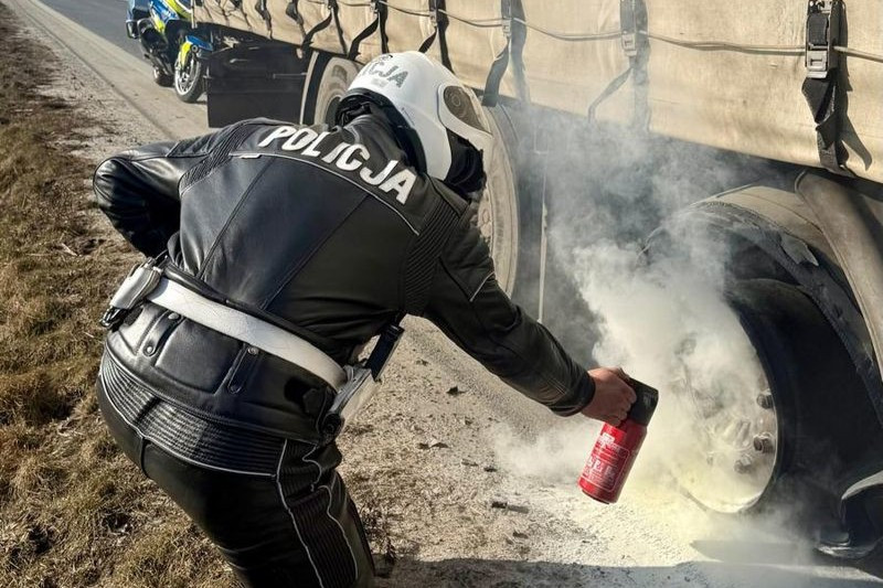 policjant pożar
