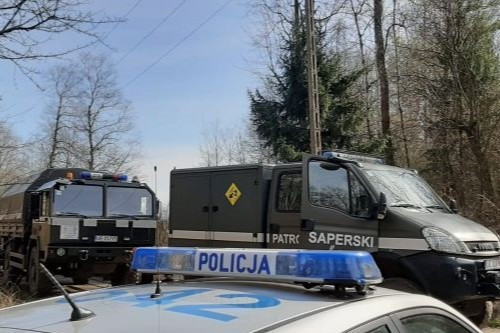 bomb-disposal police car