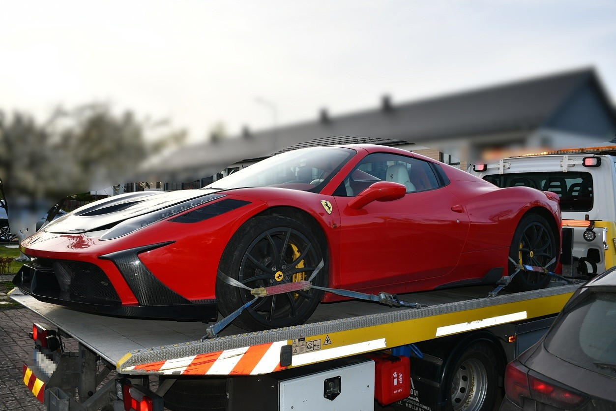 автомобіль