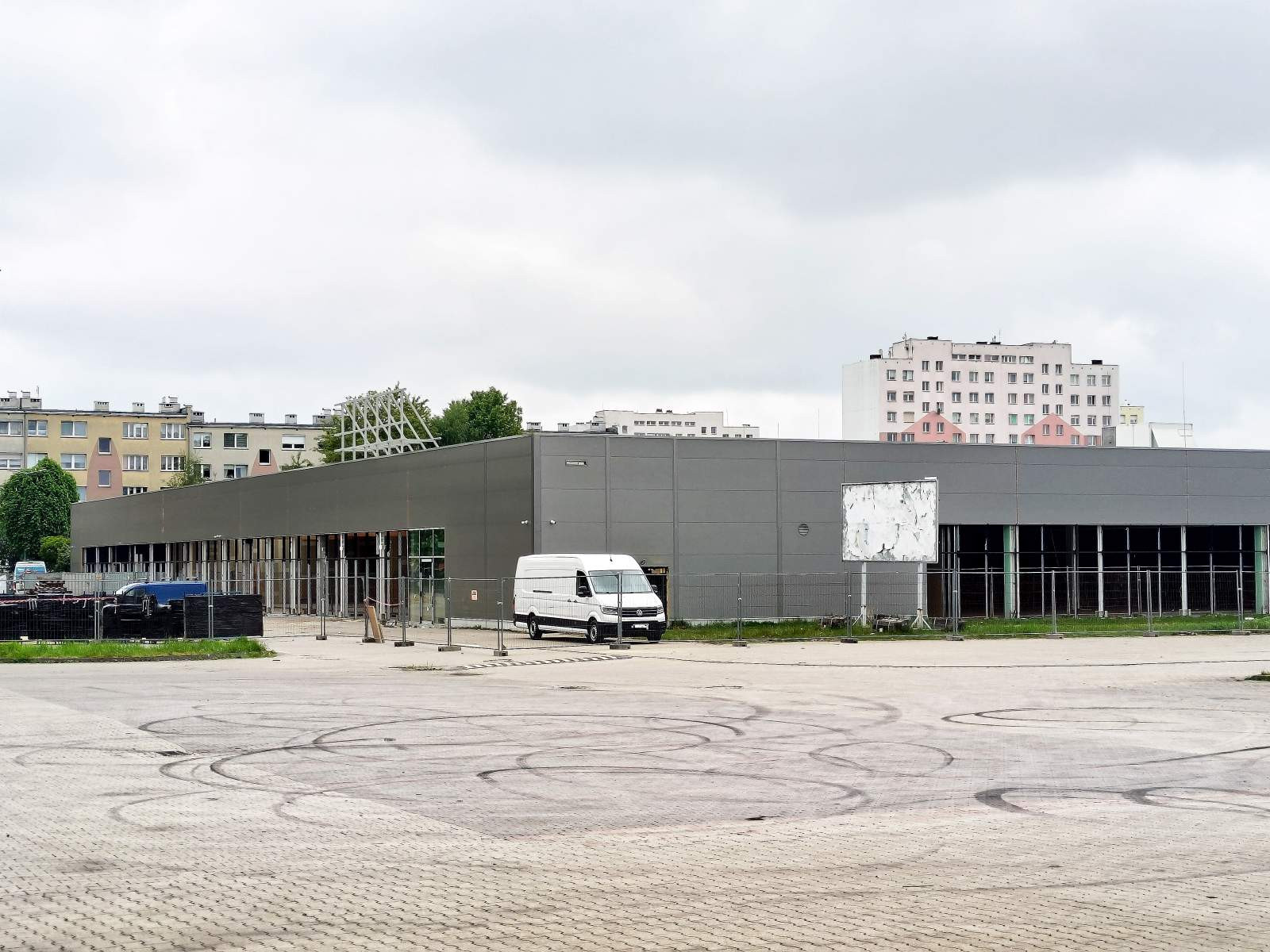 Tysiąclecia retail park under construction