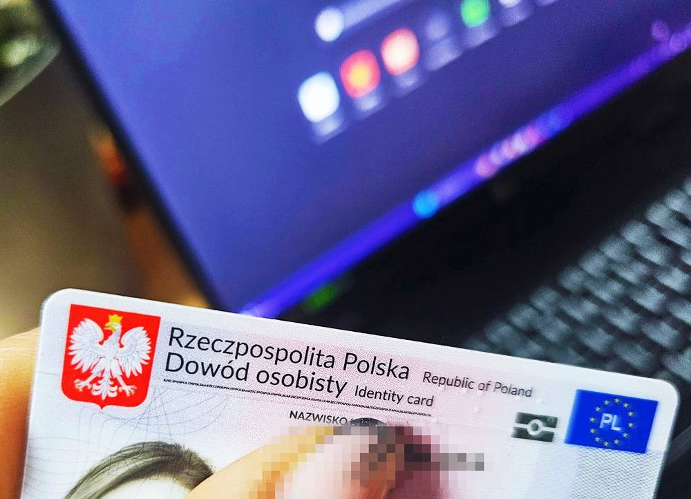 dowód osobisty laptop