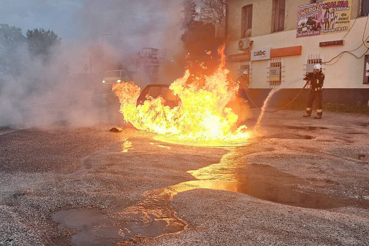 pożar auto parzyce