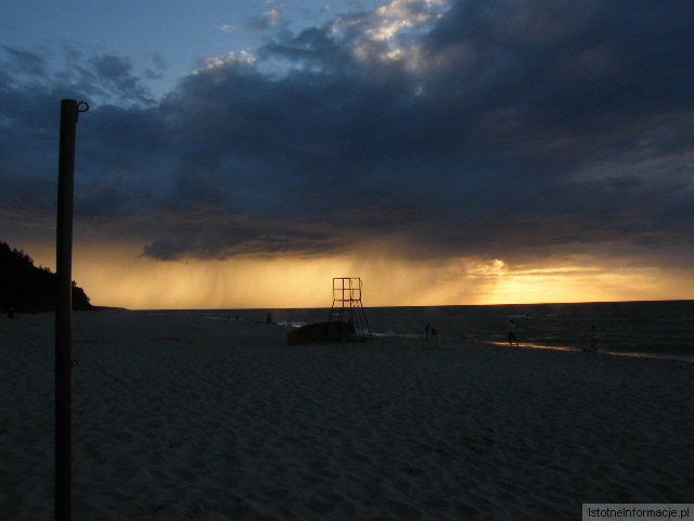 Burzowy zachód słońca