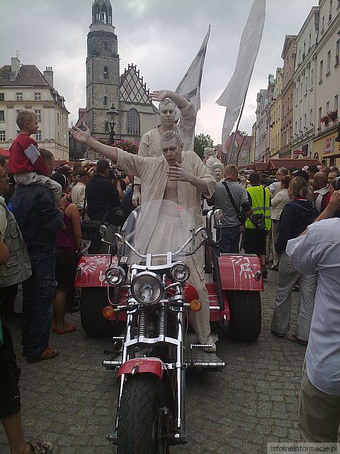 Przeganiacze tłumu ;)