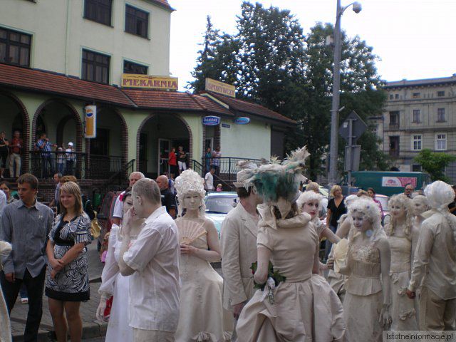 Damy.....i .....damy