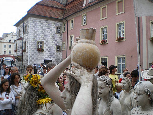 ...? uwolnić dzbany ? ....
