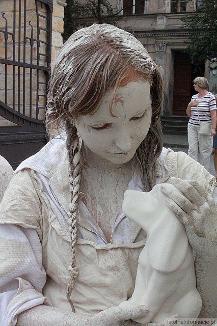 Pies przyjacielem glinoluda :)