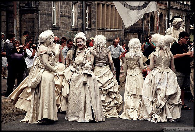 Damą być, ach... damą być