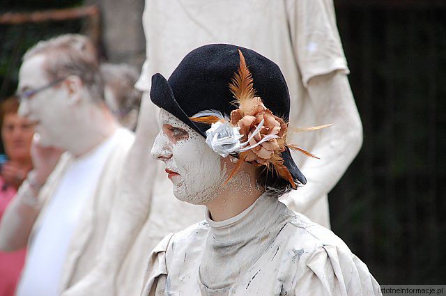 Kapelusz z piórkiem