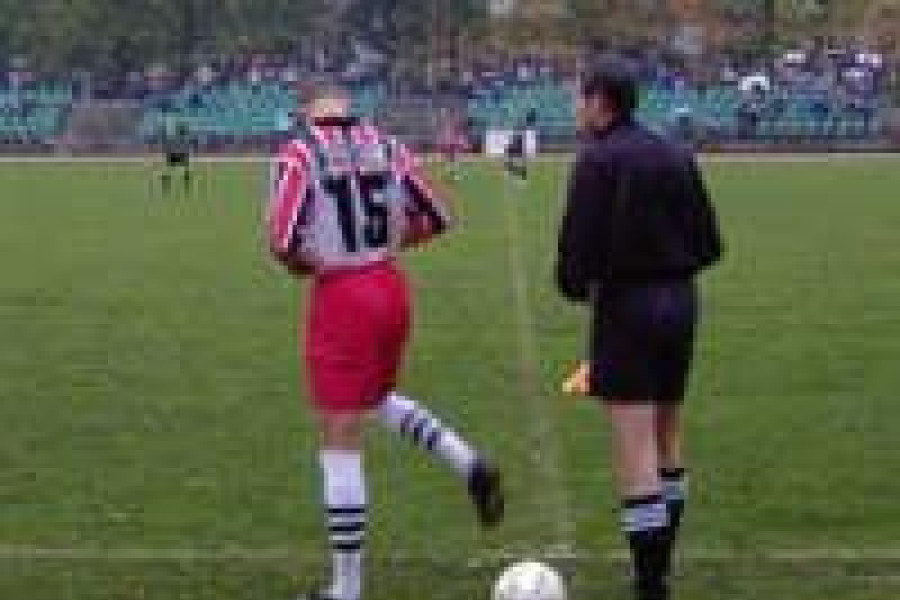 piłkarz mecz sędzia