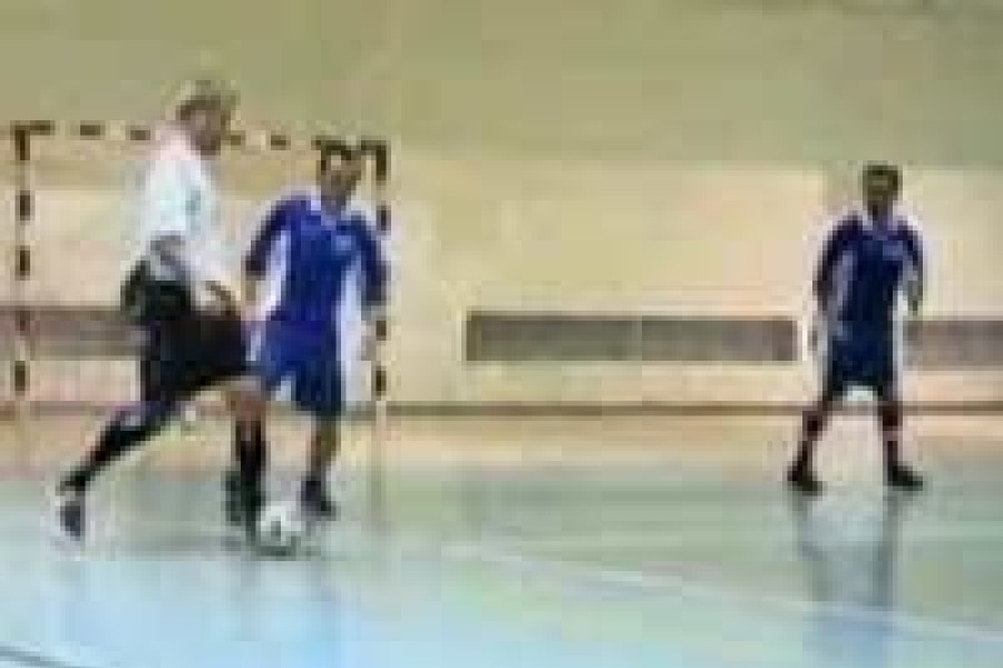 piłkarz piłka halowa