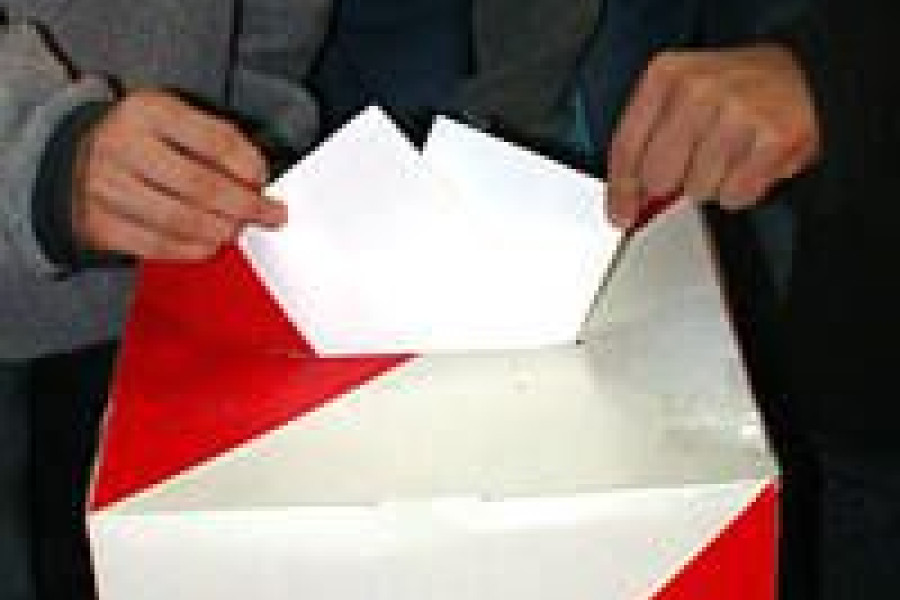 dłoń głosować wybory urna