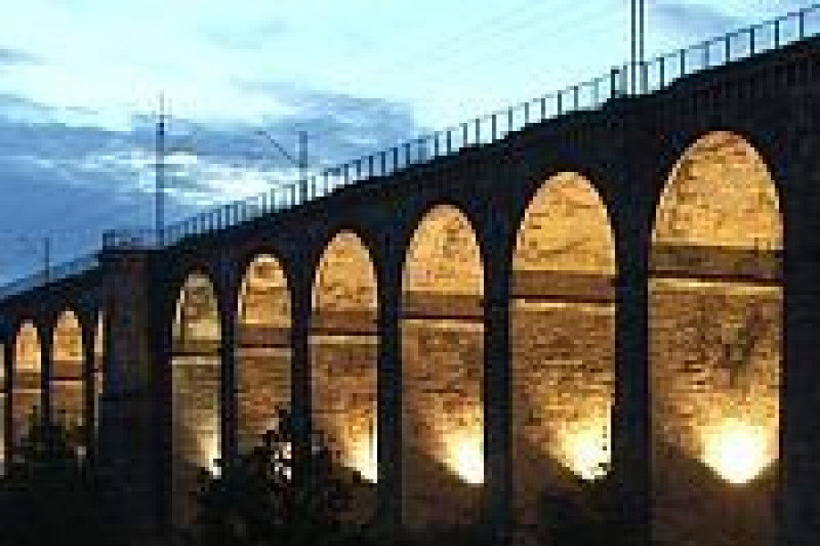 PKP wiadukt iluminacja