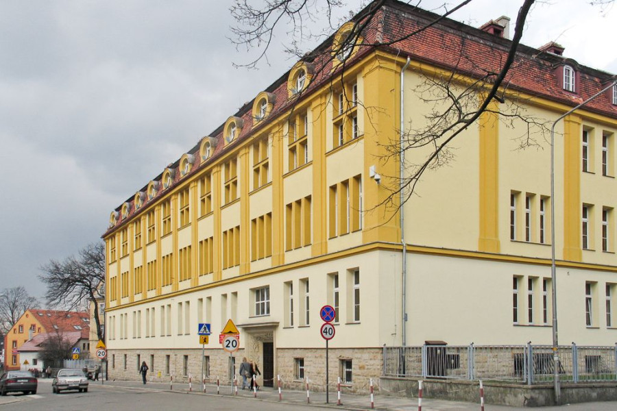 liceum budynek ilo