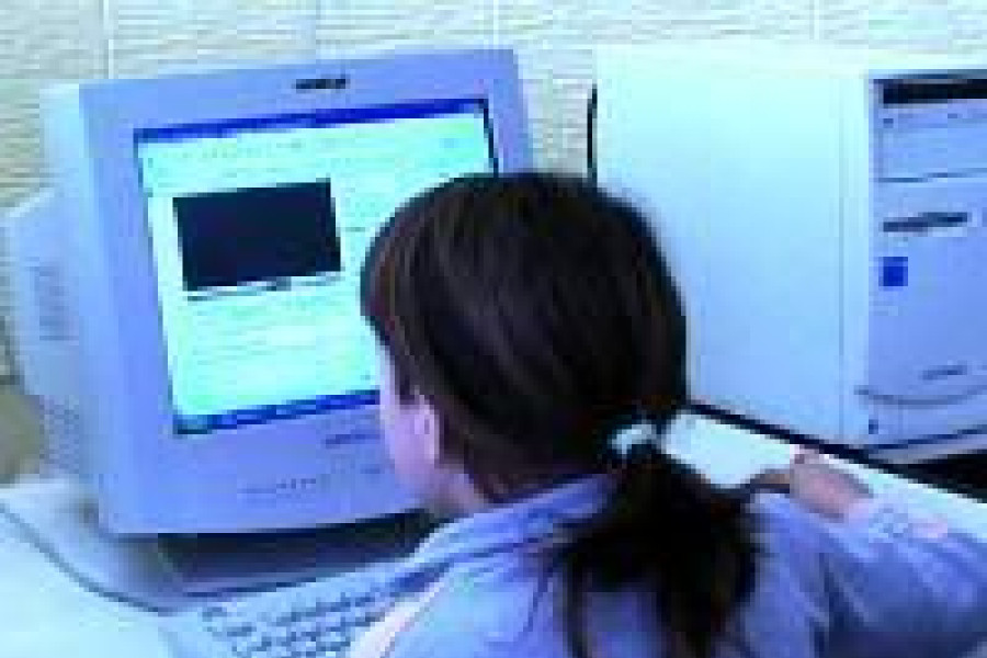 ferie półkolonia top internet dziewczynka komputer