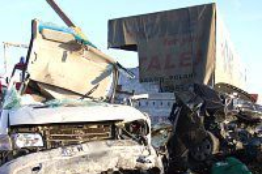 wrak auta wypadek autostrada