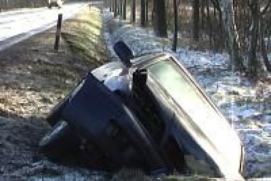 wypadek parzyce nissan rów