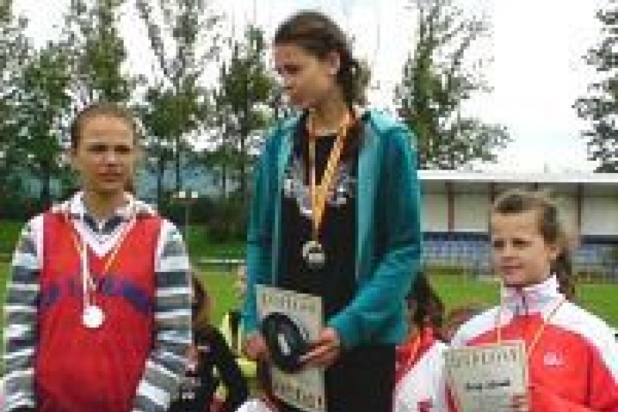 dziewczęta podium