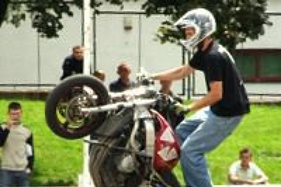 motocykl pokaz popis