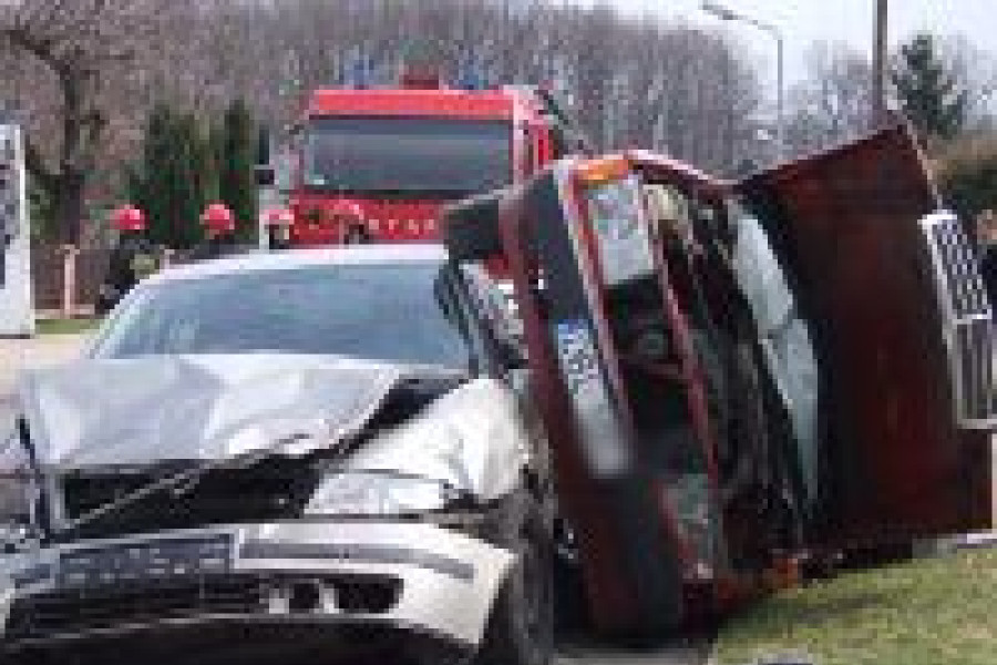 wypadek orzeszkowej łąkowa mercedes skoda