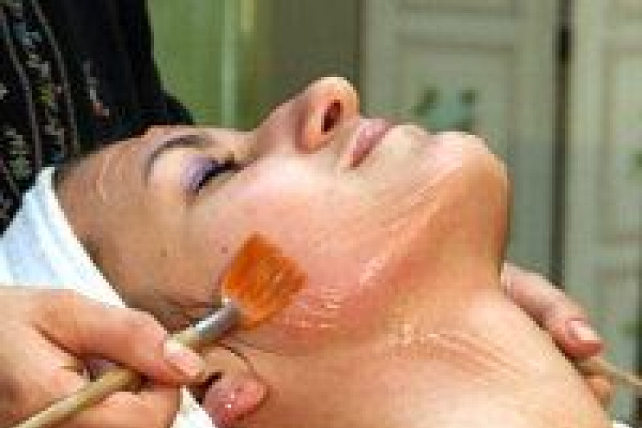 Twarz kobieta makijaż kosmetyczka