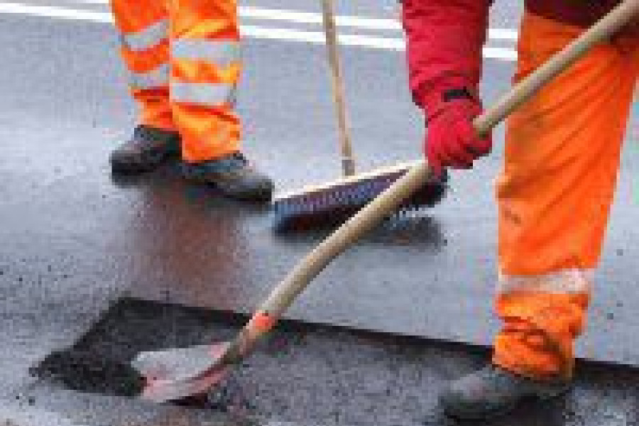 dziura droga drogowiec łata