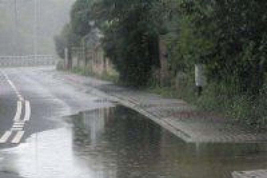 kałuża droga zabobrze