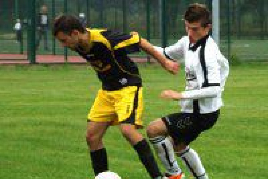 piłkarz mecz bks warta bolesławiecka