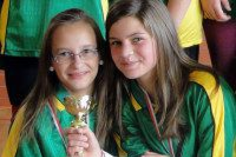 Szczypiornistka SP w Trzebień