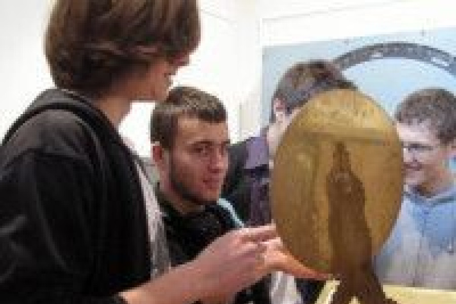 uczeń wystawa muzeum ceramiki