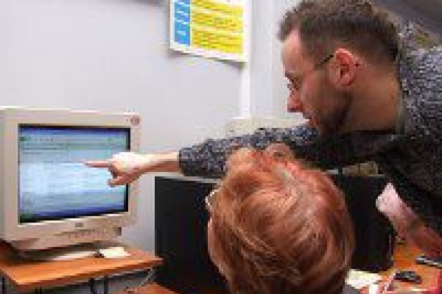 kobieta komputer krzysztof gwizdała