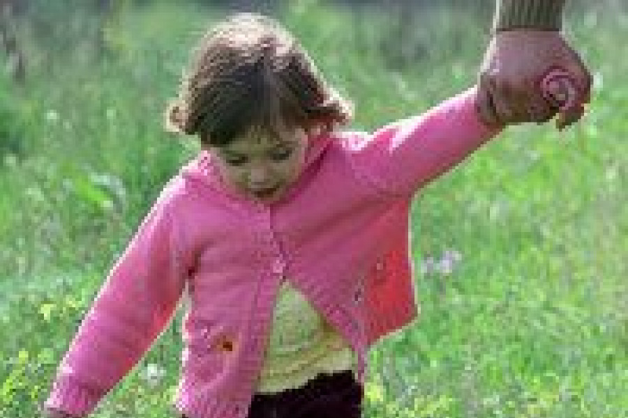 dziewczynka rodzic ręka