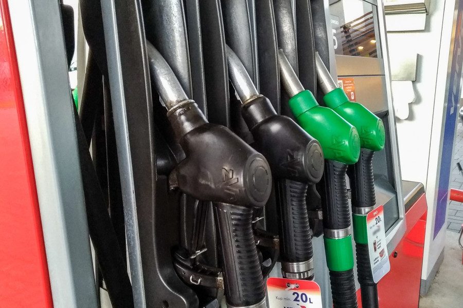 dystrybutor benzyna paliwo